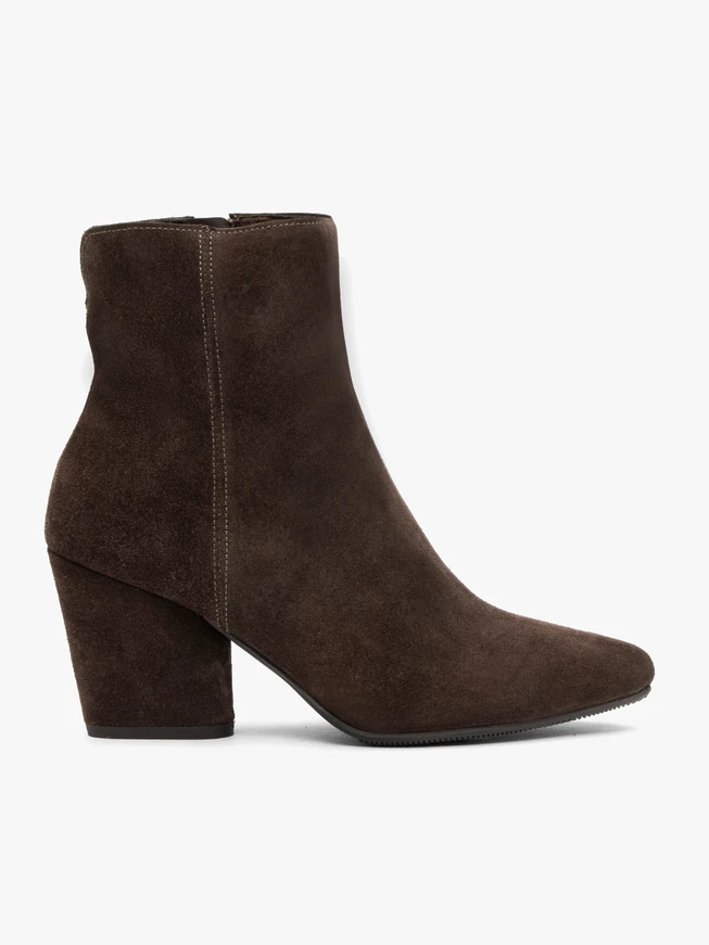 Stöckelschuhe aus braunem Velours