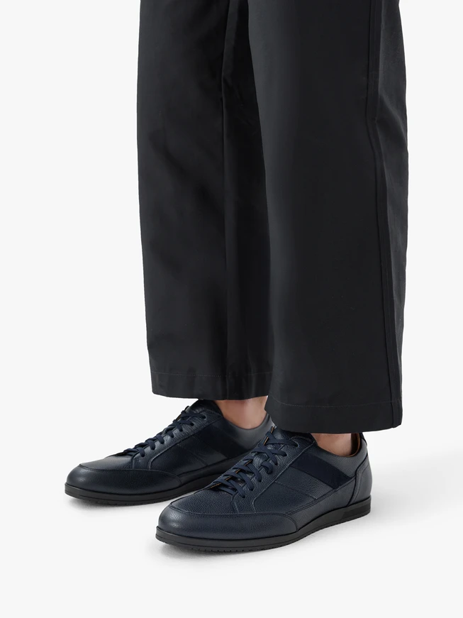 Marineblaue lässige Halbschuhe