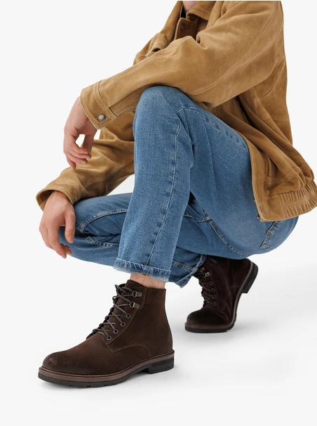 Dunkelbraune Velourslederstiefel
