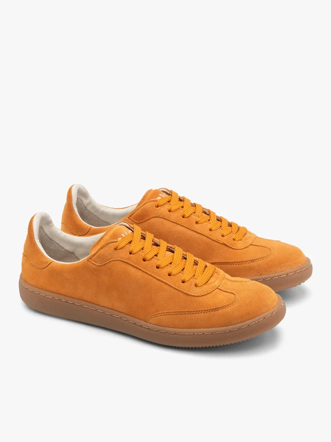 Orangefarbene Veloursleder-Sporthalbschuhe