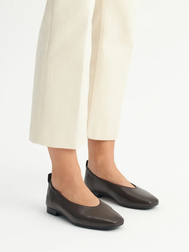 Braune Ballerinas mit eckiger Zehe
