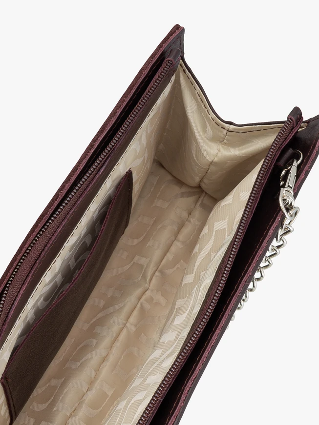 Kastanienbraune Clutch-Tasche mit Kette