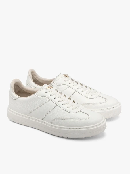 White sporty shoes with lightweight sole