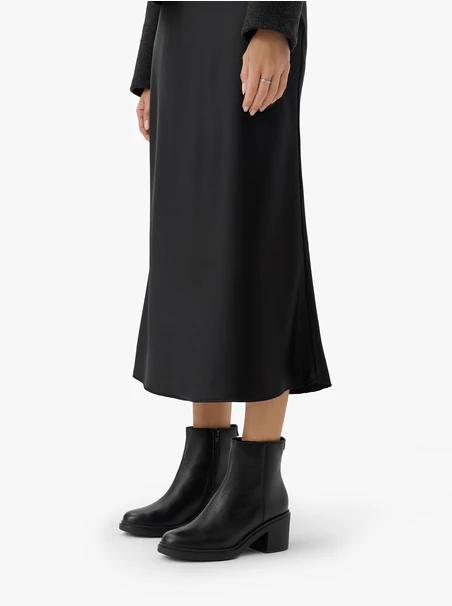 Schwarze klassische Stöckelschuhe