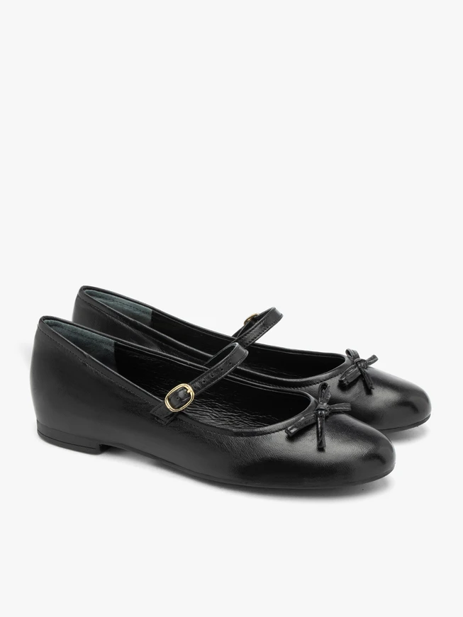 Black ballet flats
