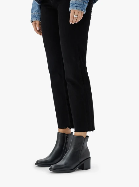 Schwarze Stöckelschuhe