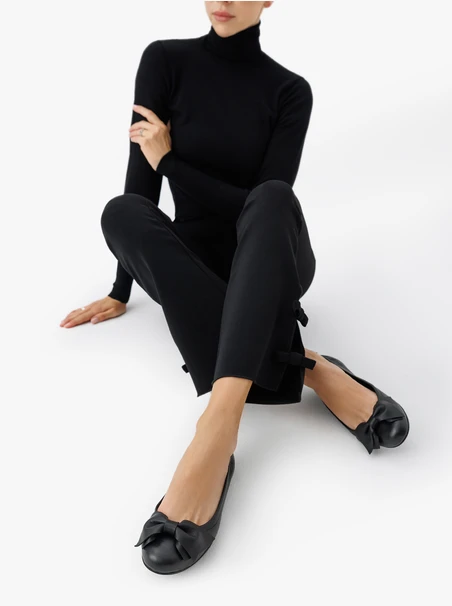 Black ballet flats