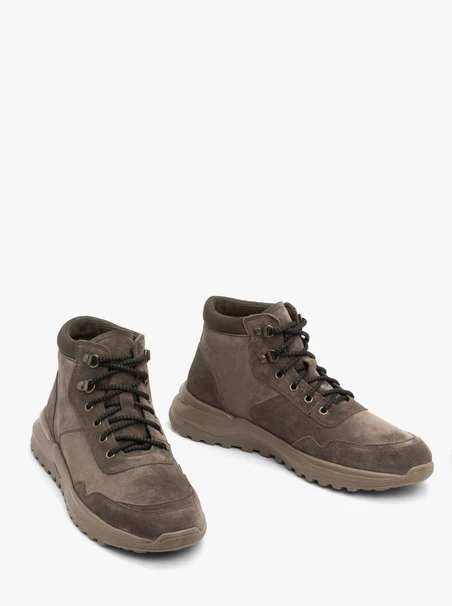 Graue Sportstiefel für Männer
