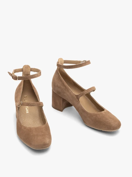 Hellbraune Pumps mit zwei Riemen