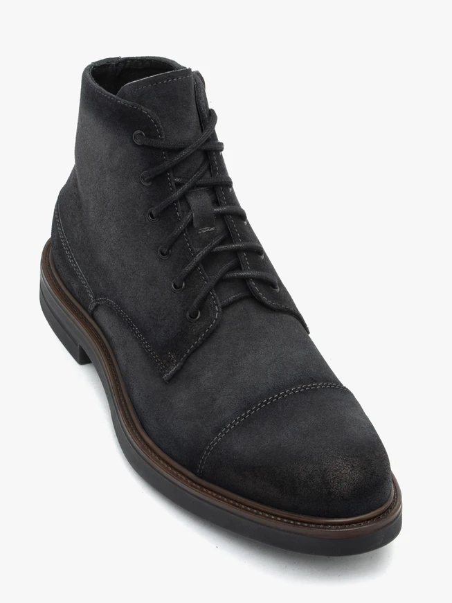 Graue Velourslederstiefel