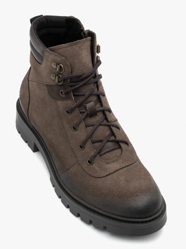 Graue Velourslederstiefel