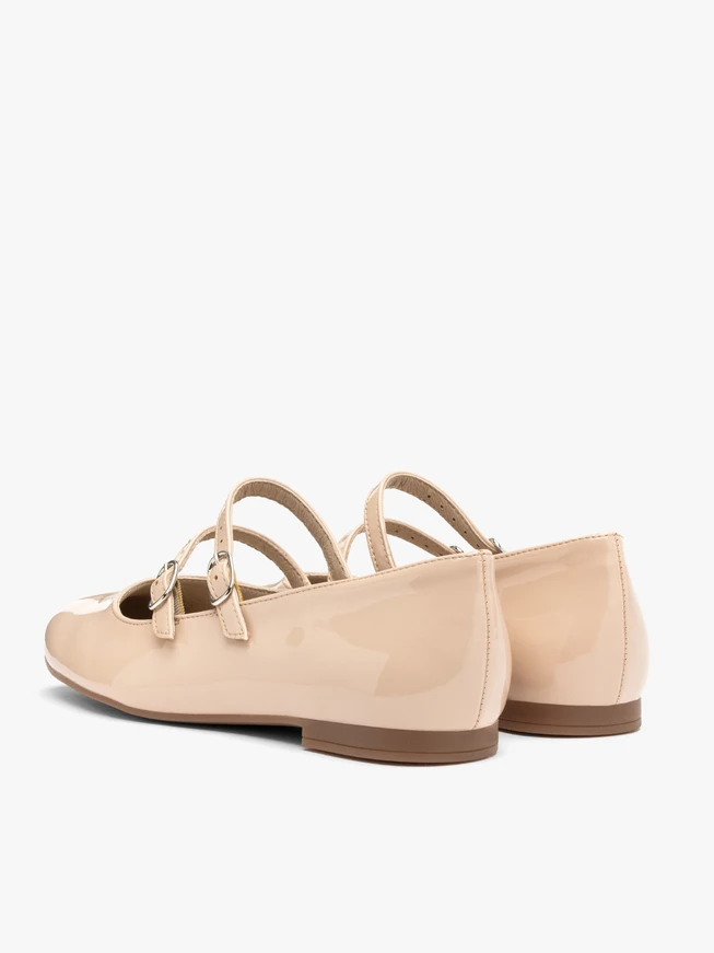 Lackierte Ballerinas mit zwei Riemen