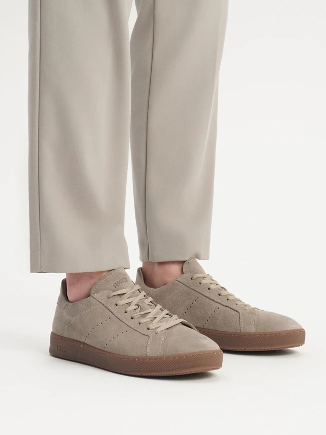 Herren Halbschuhe aus olivfarbenem Veloursleder