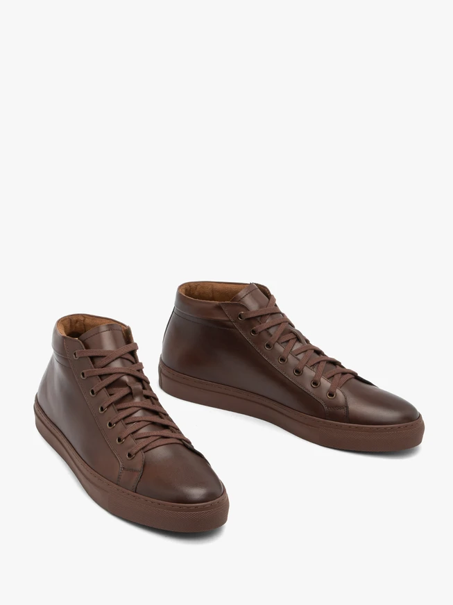 Braune Sportstiefel aus Leder