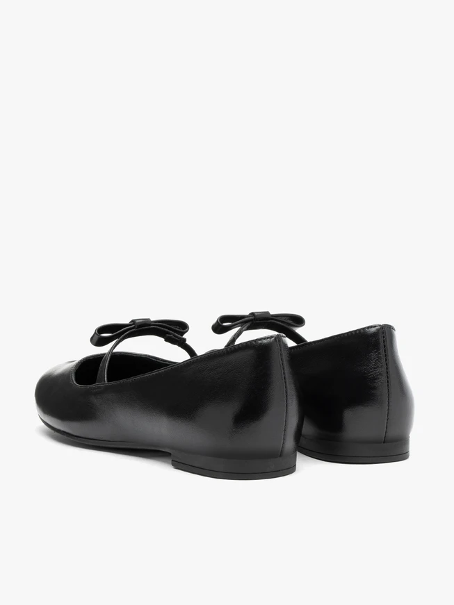 Black Retro Ballet Flats
