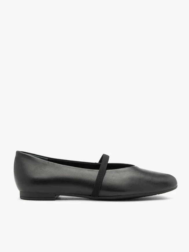 Black minimalist ballet flats with elastic