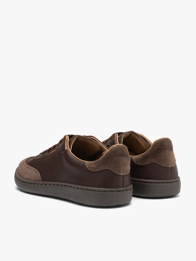 Braune halbe Sportschuhe mit flacher Sohle