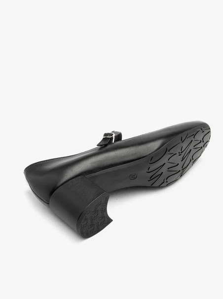 Schwarze Riemchenpumps
