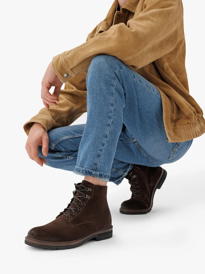 Dunkelbraune Velourslederstiefel