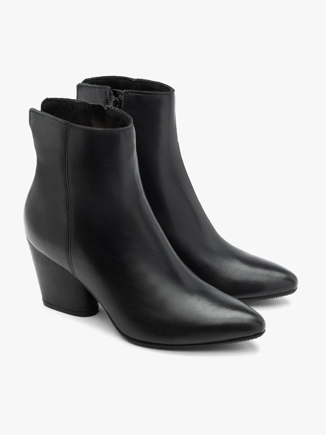 Schwarze Stiefel mit Absatz aus genarbtem Leder