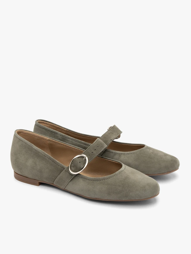 Olivefarbene Ballerinas mit silberner Schnalle