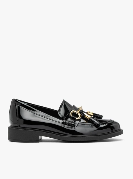Patent women’s loafers with tassels