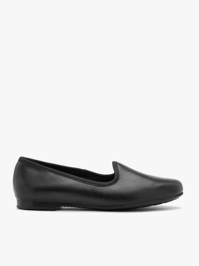 Schwarze minimalistische Mokassins