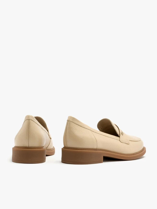Beige Mokassins für Frauen