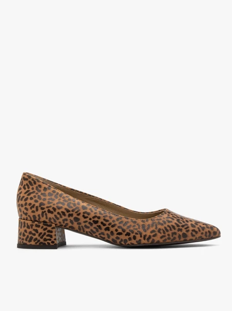 Panther-Pumps mit niedrigen Absätzen