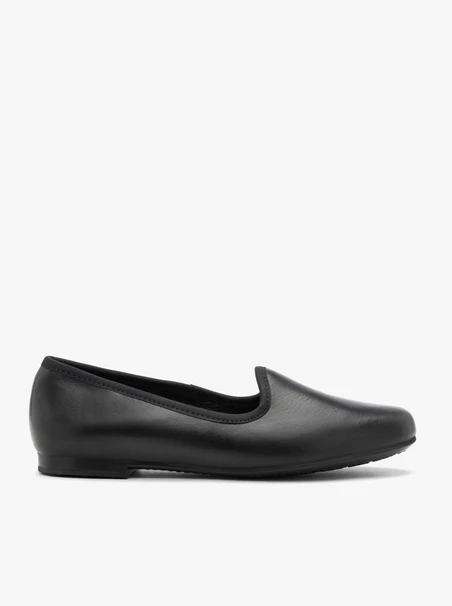 Schwarze minimalistische Mokassins