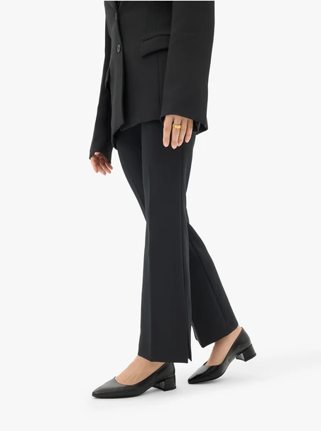 Black low-heel pumps