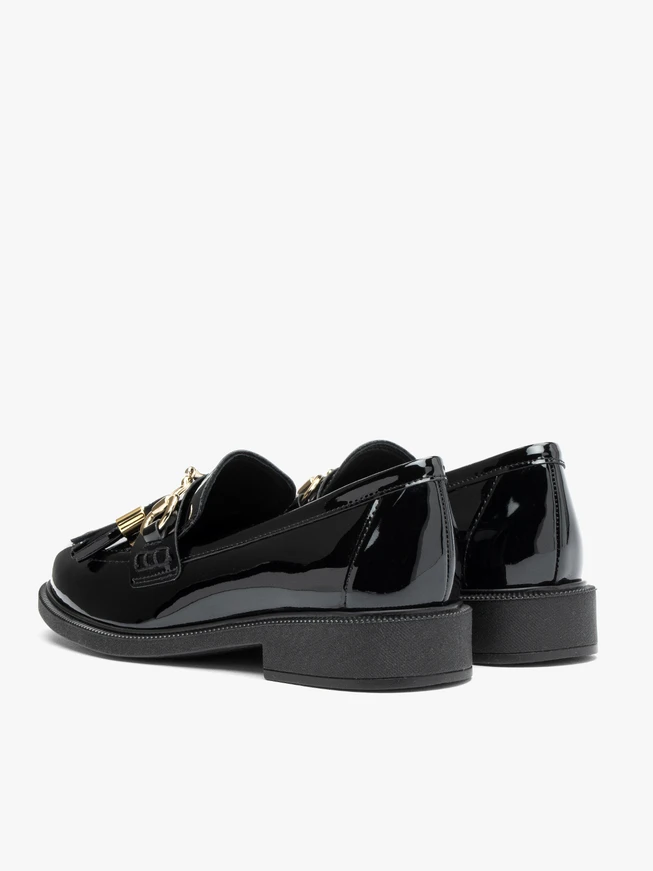 Patent women’s loafers with tassels