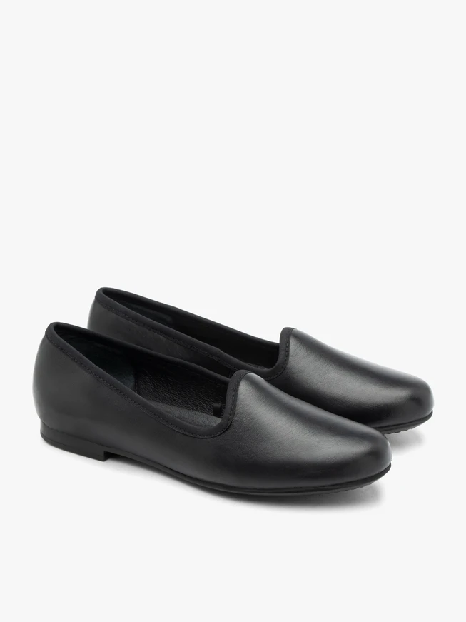 Schwarze minimalistische Mokassins