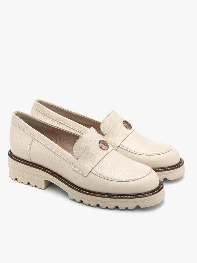 Cream loafers with contrasting welt sole
