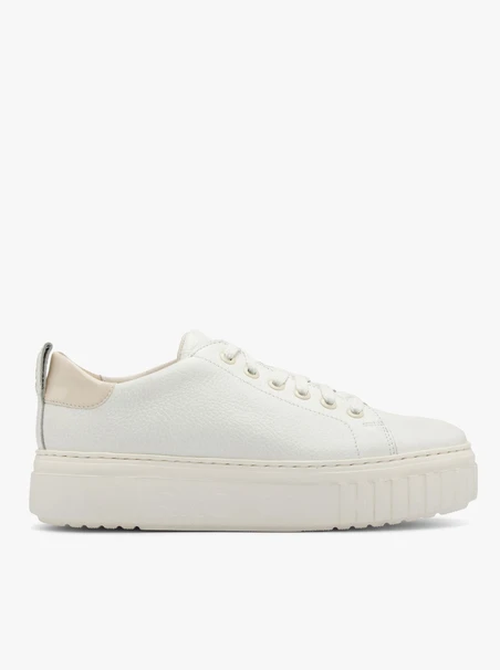 White sporty shoes with lightweight sole