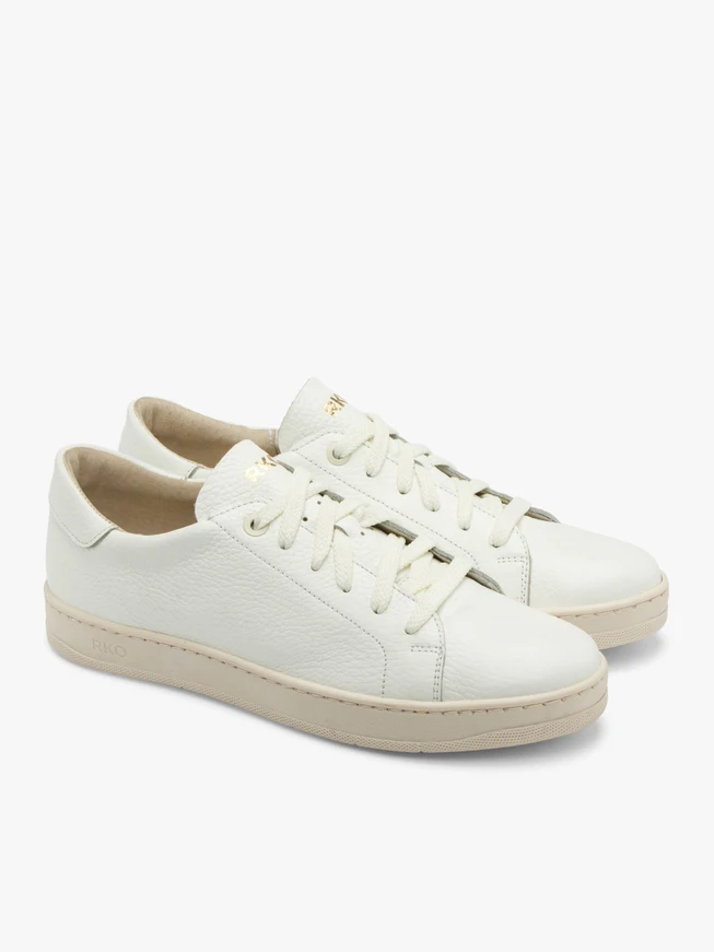 Weiße Halbschuhe mit cremefarbenem Boden