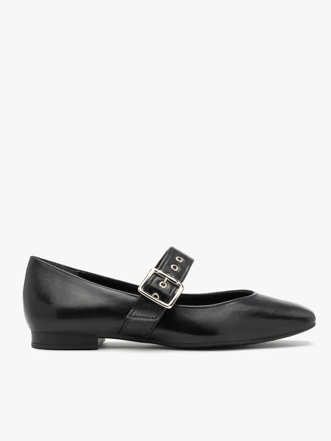 Schwarze Ballerinas mit silberner Schnalle