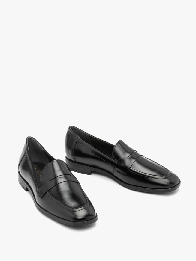 Schwarze minimalistische Mokassins