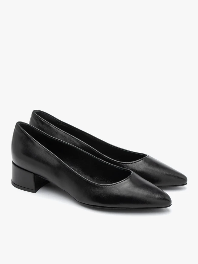 Black low-heel pumps
