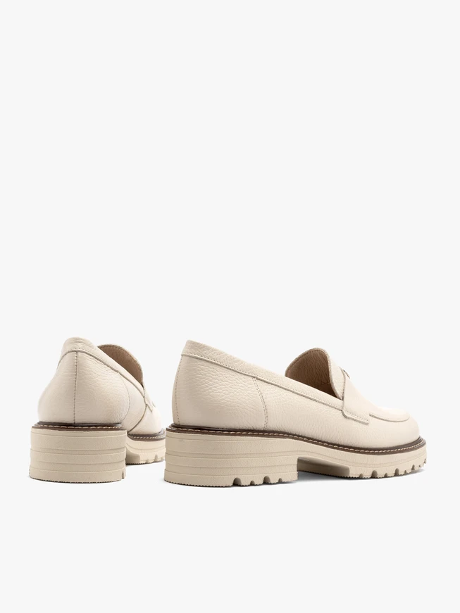 Cream loafers with contrasting welt sole