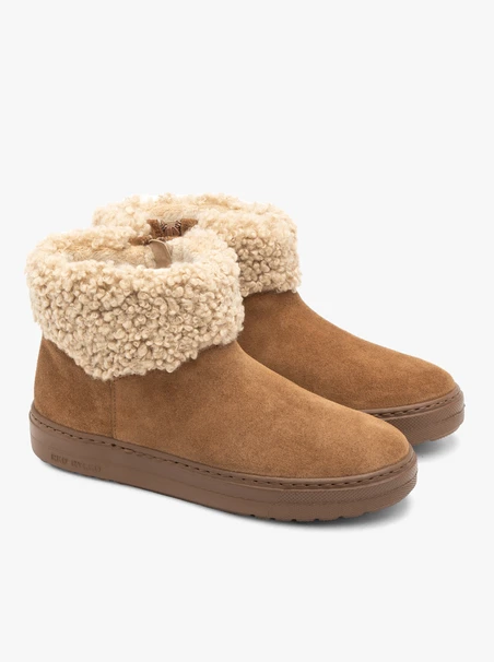 Rust women’s snow boots