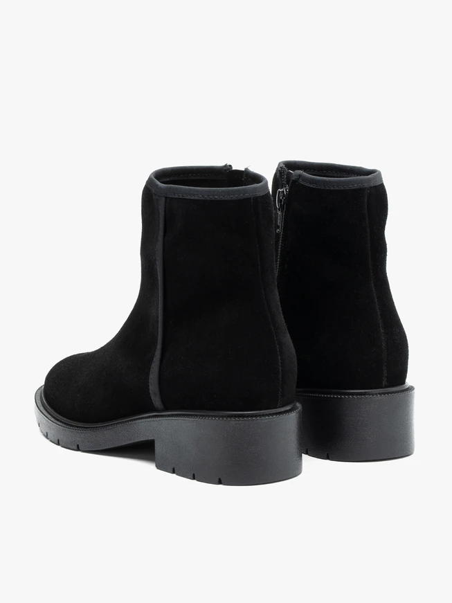 Schwarze Velourslederstiefel