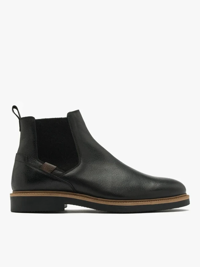 Black men’s Chelsea boots