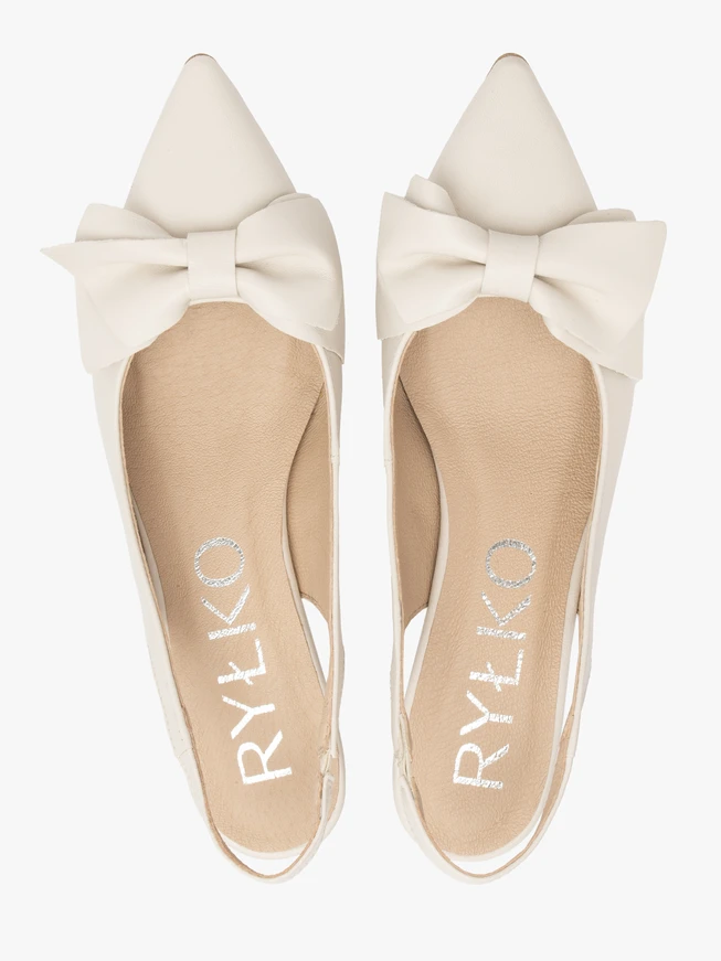 Cremefarbene Damen-Slingback-Pumps auf Entenschnabel