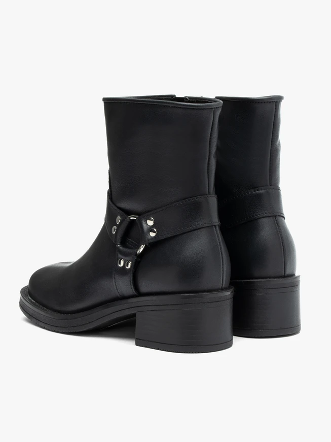 Schwarze Biker-Stiefel aus genarbtem Leder