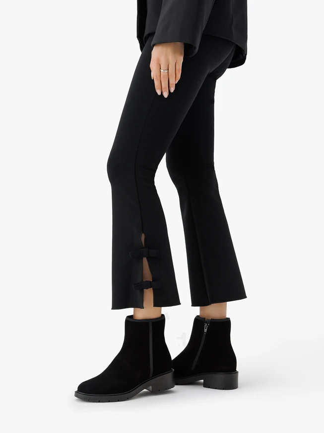 Schwarze Velourslederstiefel