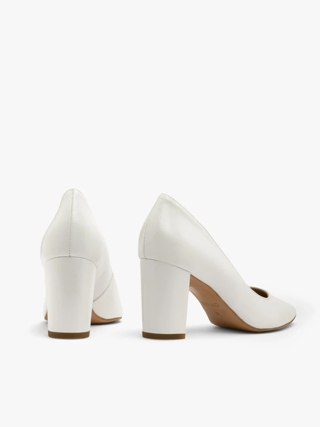 Weiße Stiletto-Pumps