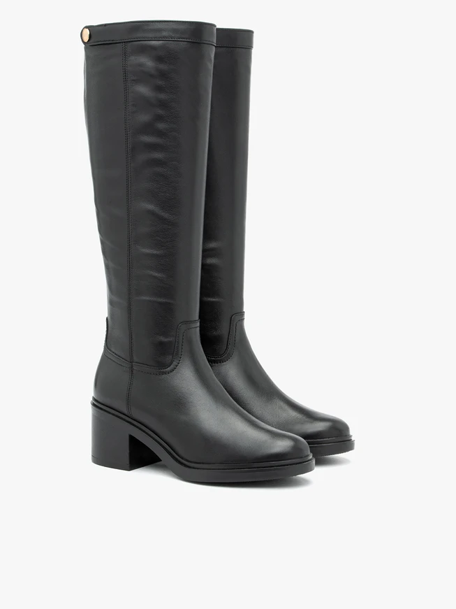 Schwarze Vollnarbenlederstiefel mit Stilettoabsatz