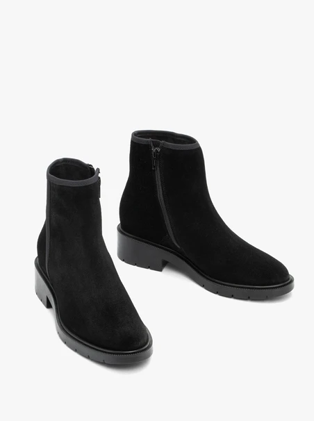 Schwarze Velourslederstiefel
