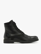 Schwarze Stiefel mit Ziernähten